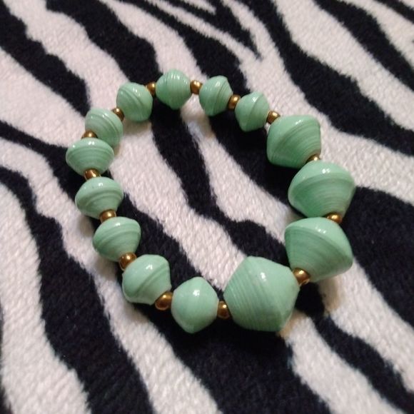 Women's Fashion Bracelet Jewelry - Picture 2 of 3